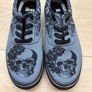 Raad Shop Sneakers Skull and Roses unisex 
Size men’s 7